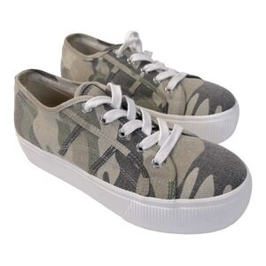Olive Green Camo Print Fashion Sneakers Steve Madden Emmi Platform 8.5